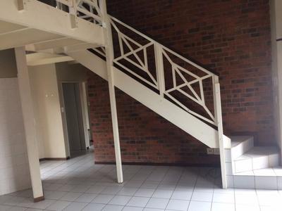 Apartment / Flat For Rent in Elarduspark, Pretoria
