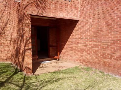 Apartment / Flat For Rent in Honeydew, Roodepoort