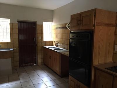Duplex For Rent in Faerie Glen, Pretoria